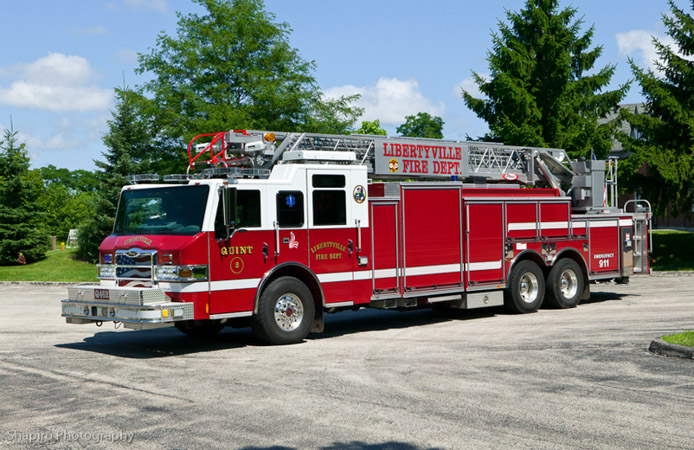 Libertyville Fire Department Quint 462 Pierce Velocity